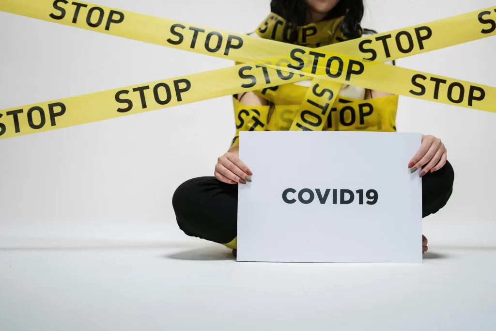 Covid-19 Update - Arizona confirmed 104 deaths by Covid. 📸 pexels-cottonbro-The Border Reports