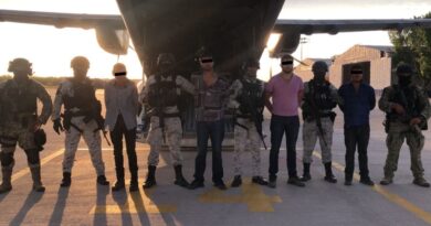 Capturan en Durango al R8, jefe de seguridad del hermano del Chapo. (Foto Ejército Mexicano)