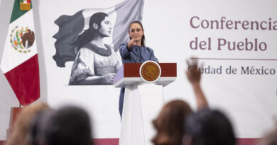 Claudia Sheinbaum Pardo en conferencia de prensa matutina en el salón de la Tesorería de Palacio Nacional. (Foto: Gabriel Monroy/Presidencia).