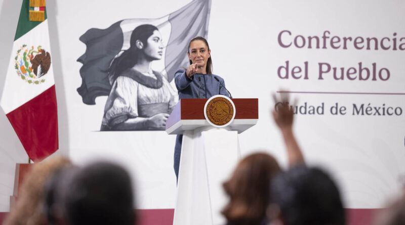 Claudia Sheinbaum Pardo en conferencia de prensa matutina en el salón de la Tesorería de Palacio Nacional. (Foto: Gabriel Monroy/Presidencia).