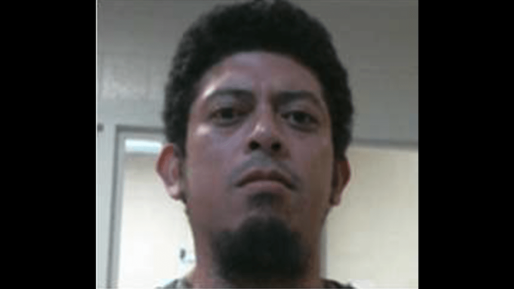 Arrestos de ICE en California: Tenía condenas en Florida y Texas. 📸 ICE