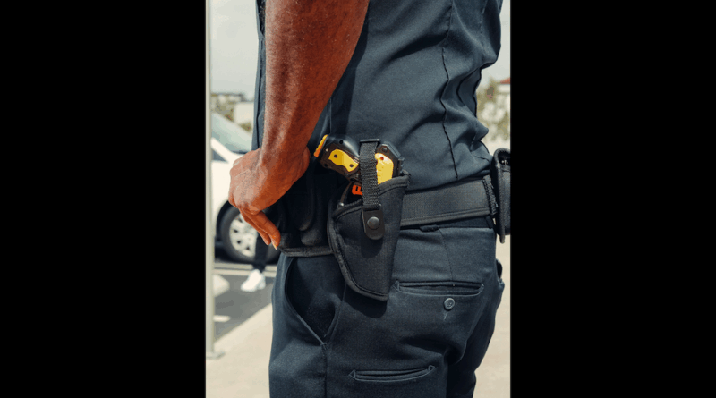 Fiscalía acusa que exagente de Fulton torturaba reos con taser. 📸 Pexels