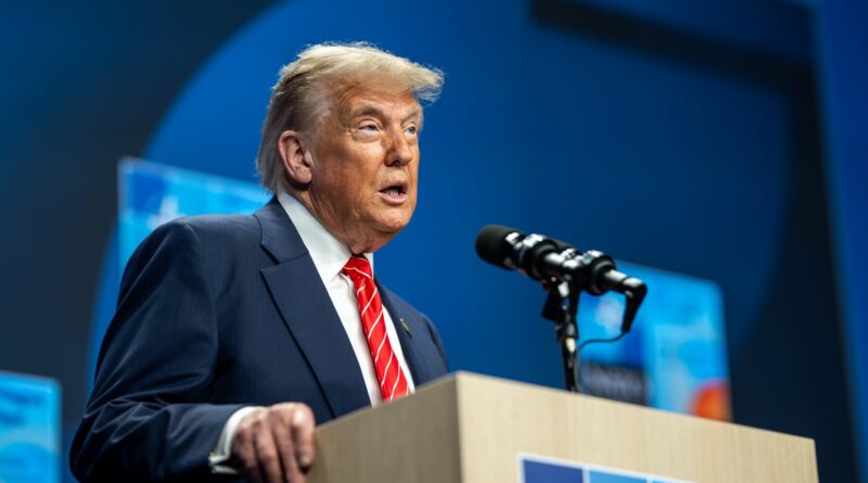 Trump celebra fallo de la Corte Suprema que limita el poder de los jueces.(Pic WH)jpg (Official White House Photo by Daniel Torok)