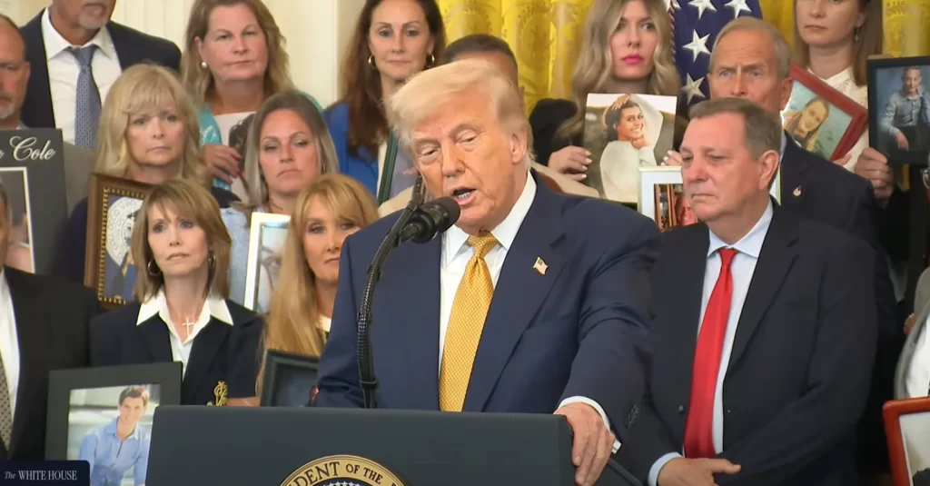 El Presidente Donald Trump acusa que México está petrificado ante los cárteles del narcotráfico.📸 WH/The Border Reports