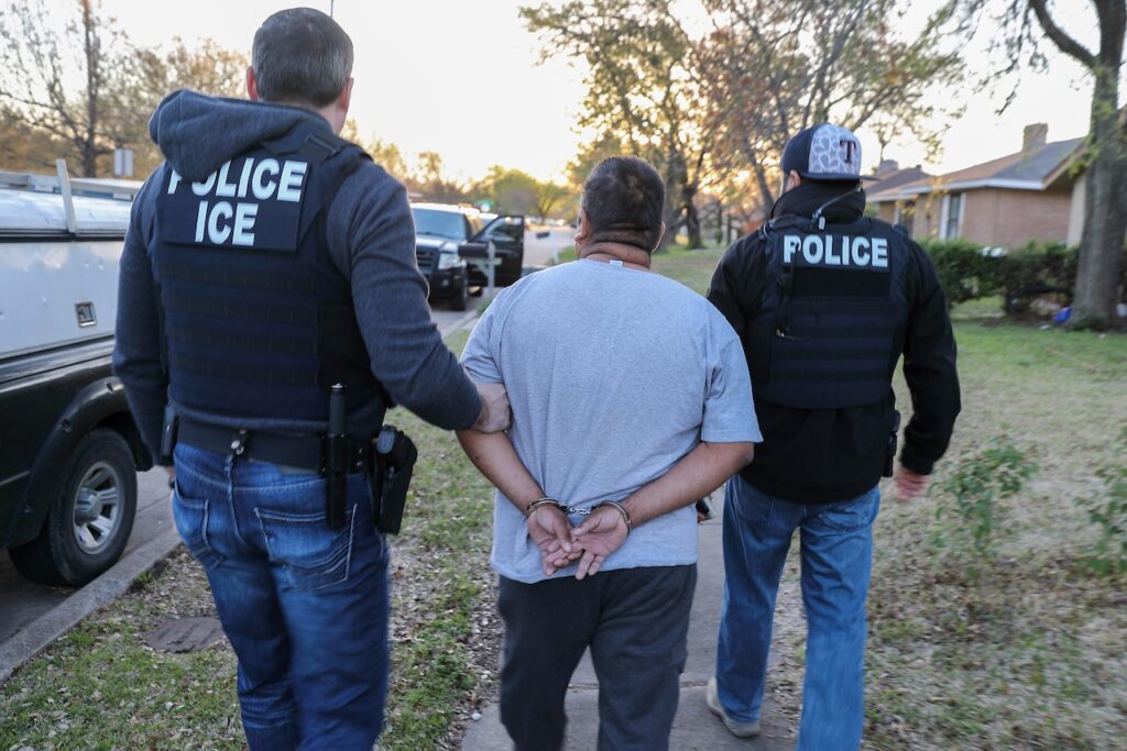 Fiscales del Distrito Sur de California procesan 81 casos de detenidos por cargos relacionados a la frontera. 📸 ICE-The Border Reports