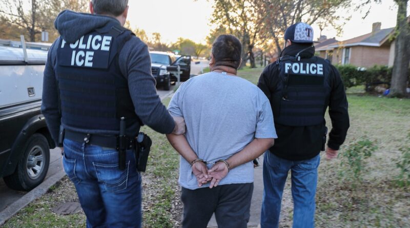 Fiscales del Distrito Sur de California procesan 81 casos de detenidos por cargos relacionados a la frontera. 📸 ICE-The Border Reports