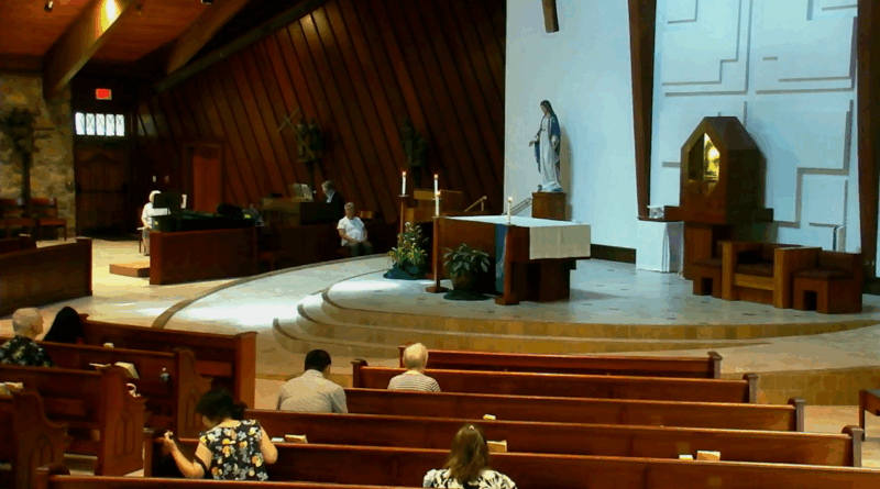 Sacerdote desmiente redadas en iglesia de Alpharetta, en Georgia. (📸 Parroquia)-The Border Reports