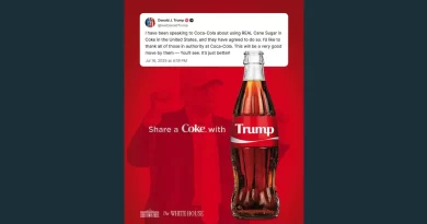Trump anuncia Coca Cola de EU al estilo mexicano📸 WH/The Border Reports