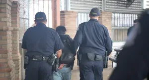 CBP arresta estadounidense fugitivo por homicidio en Laredo, Texas. 📸 CBP-The Border Reports