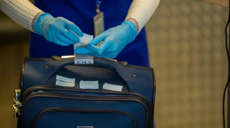 Detienen a mujer al ingresar con un arma al Aeropuerto Internacional de Atlanta Hartsfield-Jackson. 📸 pexels-Photo by Sergei Starostin-The Border Reports