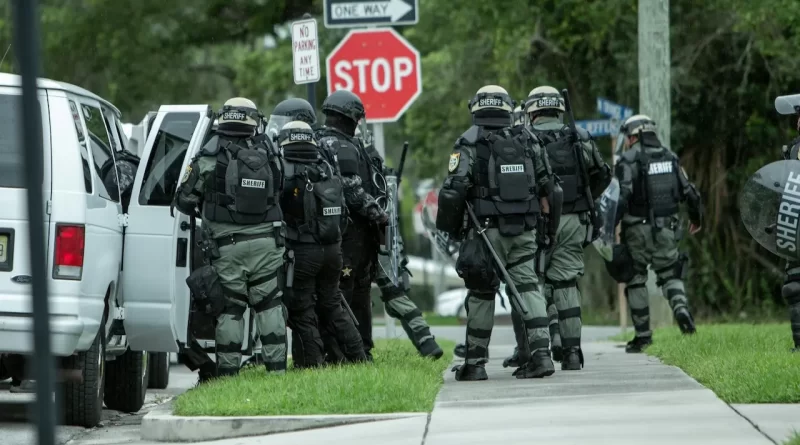 (Imagen Ilustrativa) Atlanta Activa el SWAT dos veces el mismo día en el Condado Cobb, en uno toman rehén.pexels-maxderoin-The Border Reports