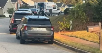 Allanamiento en Gwinnett termina con sospechoso muerto por disparo de propietario. 📸 GCP-The Border Reports