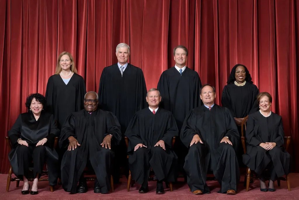 Corte Suprema elimina TPS para 300 mil venezolanos en Estados Unidos. Pic-SupremeCourt-The Border Reports