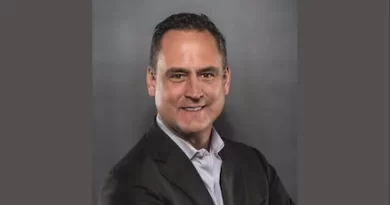 Muere CEO LendingTree en Charlotte en trágico accidente. 📸 Doug Lebda X - The Border Reports