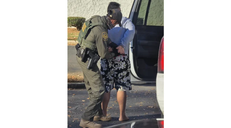 Reinicia Border Patrol y ICE redadas masivas en Chicago, la operación Midway Blitz. 📸 ICE-The Border Reports