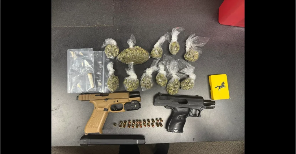 Hombre armado con Glock 19 convertida en fully automatic es detenido en restaurante de Marietta, en Cobb County. MPD-The Border Reports