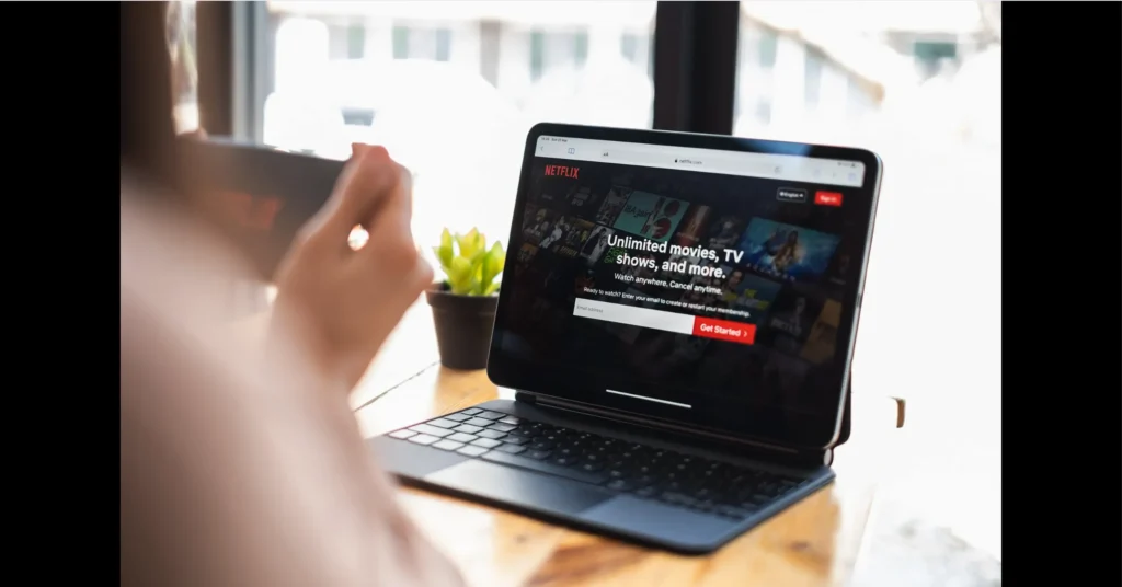 Comparativa de precios de los planes de Netflix en Estados Unidos y México tras el aumento de marzo 2026.