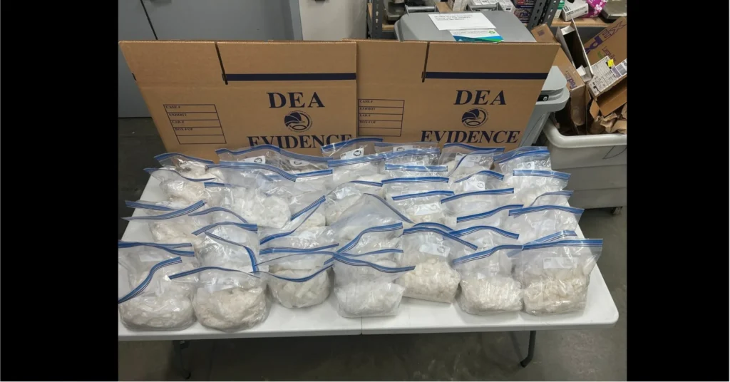 Agentes de la DEA logran decomiso de metanfetamina en Norcross, Georgia. DEA-The Border Reports