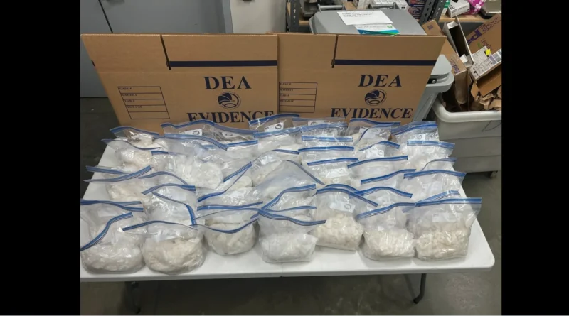 Agentes de la DEA logran decomiso de metanfetamina en Norcross, Georgia. DEA-The Border Reports