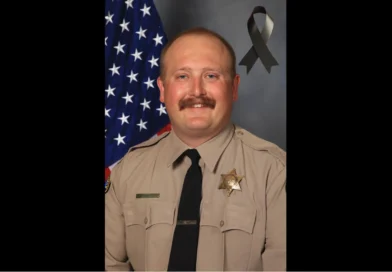 El detective Randy Hoppert, de 35 años y veterano con 6 años de servicio en el Tulare County Sheriff’s Office, fue asesinado el jueves 9 de abril de 2026 en Porterville, California. Tulare Sheriff-The Border Reports