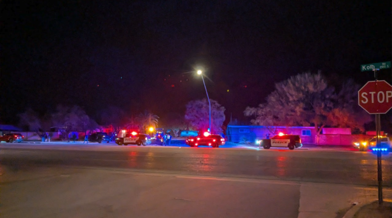 Un accidente presuntamente con heridos se registró la noche de este martes en Kolb Road y 29th al Sureste de Tucson.pic-RR-The Border Reports