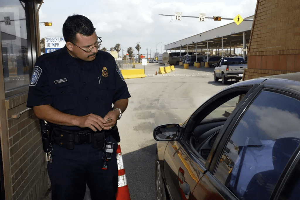 Patrulla Fronteriza rescata a dos niños. pic-CBP-The Border Reports